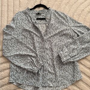 RW&CO. Blue Floral Ruffle Blouse